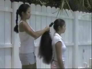 Cecelia ja trinty dual pikk juuksed harjamise: tasuta räpane video 17