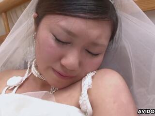 Beguiling lassie で a 結婚式 ドレス