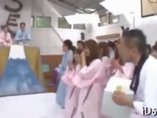 Mik stërvitje japoneze luaj vajze
