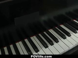 Povlife - groovy gà con fucked lược trên đàn piano